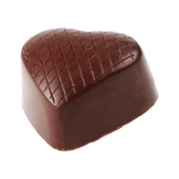 Maison Chuques Allard est un grossiste en confiserie, chocolat et biscuit à destination des professionnels. Coeur d'amour est un chocolat à la praliné brésilienne enrobé de chocolat noir.