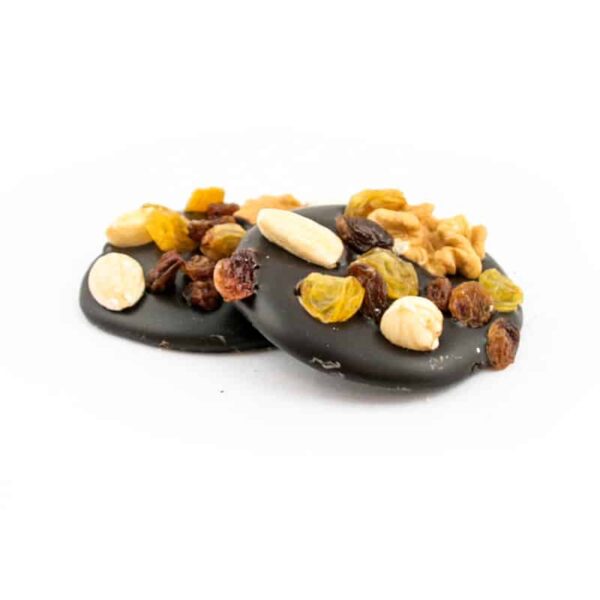 Maison Chuques Allard est un grossiste en confiserie, chocolat et biscuit à destination des professionnels. Les Mendiants au chocolat noir sont fabriqué à partir de chocolat noir surmonté de noix, d'amandes, de raisins secs et de noisettes.
