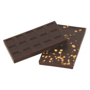 Maison Chuques Allard est un grossiste en confiserie, chocolat et biscuit à destination des professionnels. Les Tabletines noires soja caramélisés est une mini tablette de chocolat noir accompagné de soja caramélisés
