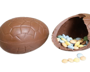 Œufs en chocolat avec Smarties à l'intérieur